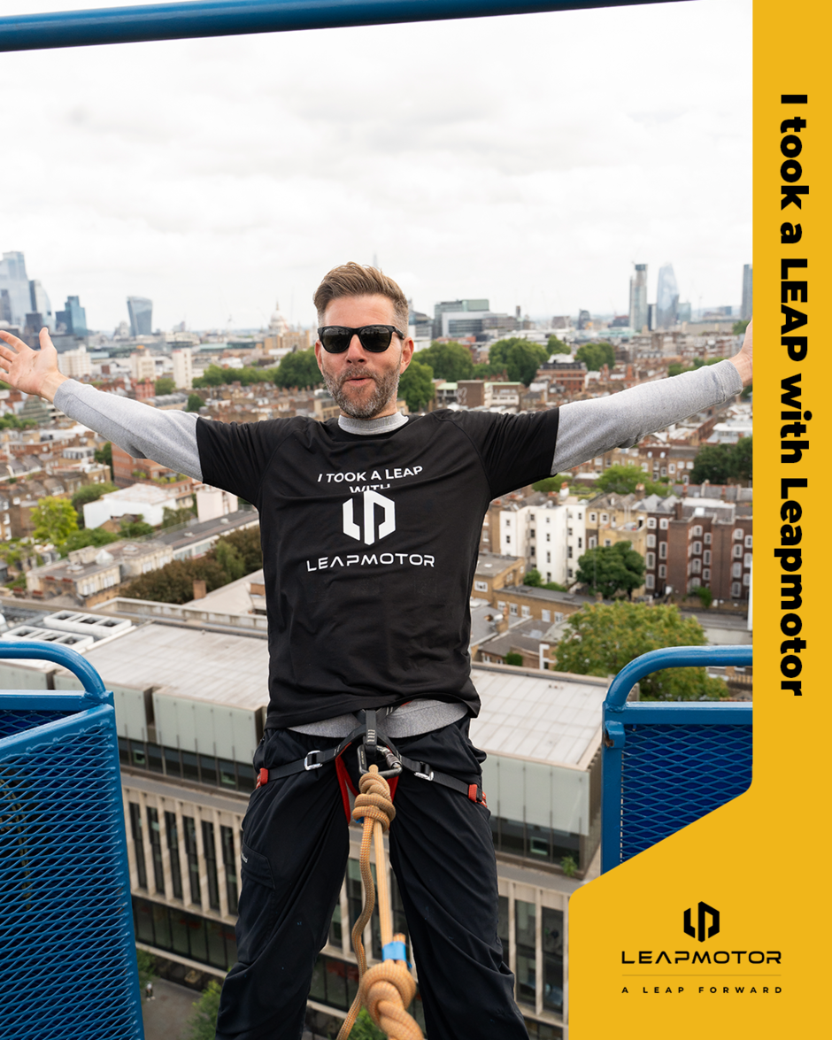 Jumpmaster Joe before a Leapmotor bungee