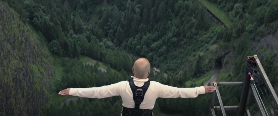 James Bond Bungee Stunt | UK Bungee